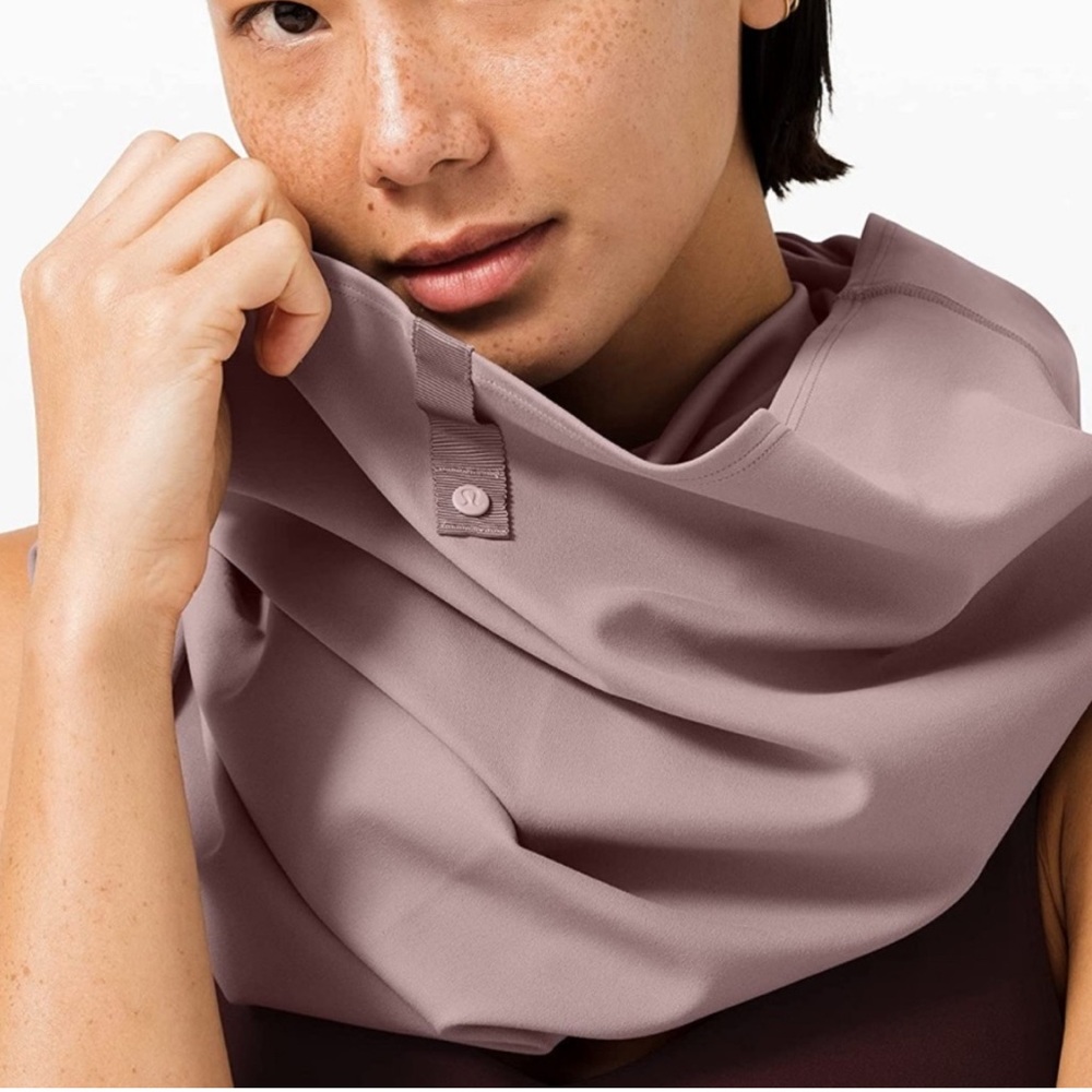 lululemon athletica Infinity Scarf in Dusty Mauve